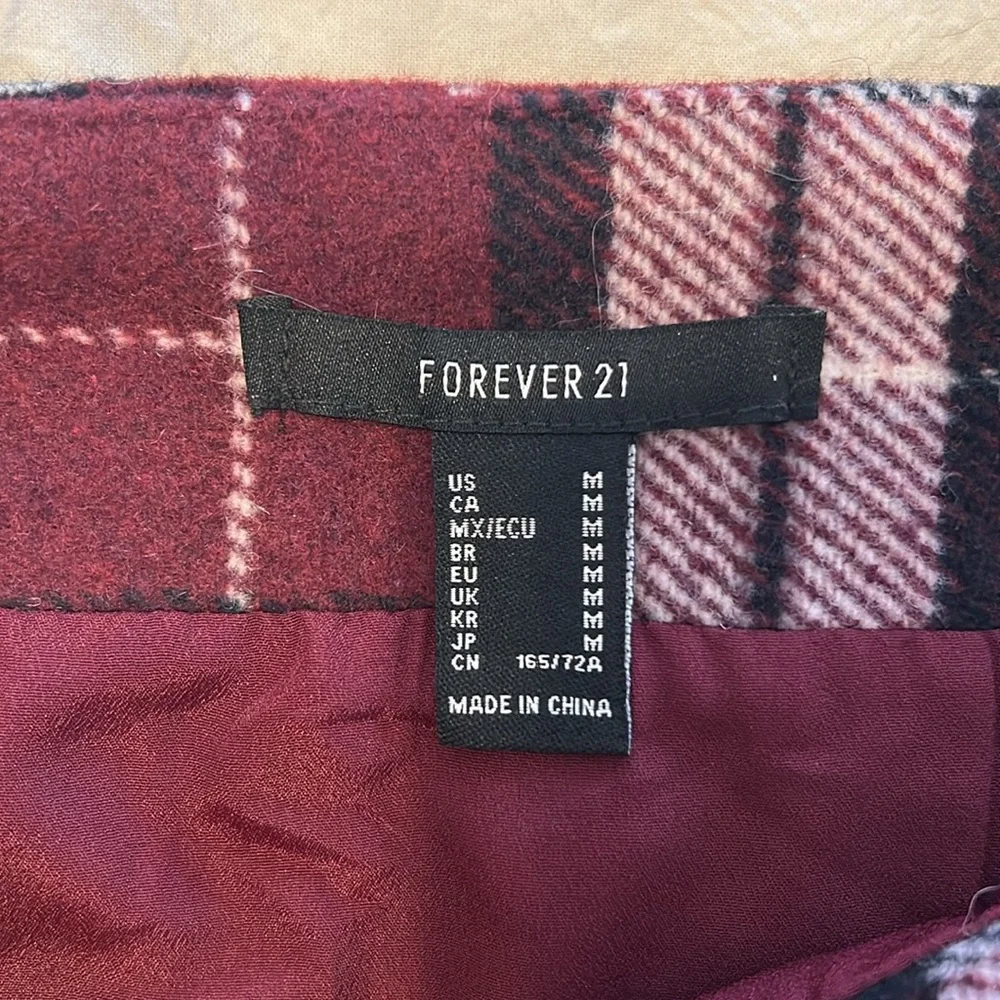 Forever 21 burgundy plaid skirt size M - Picture 2 of 3